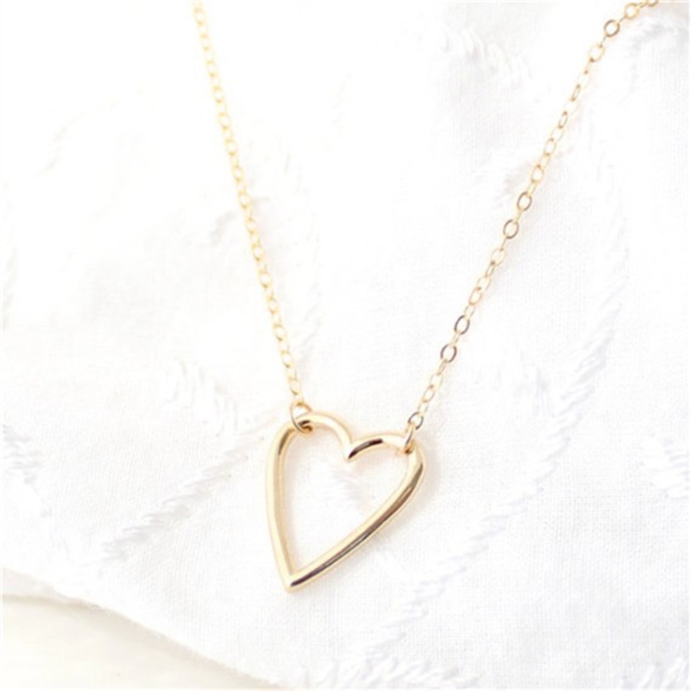 Love Heart Dainty Pendant Necklace Gold - Picture 1 of 3